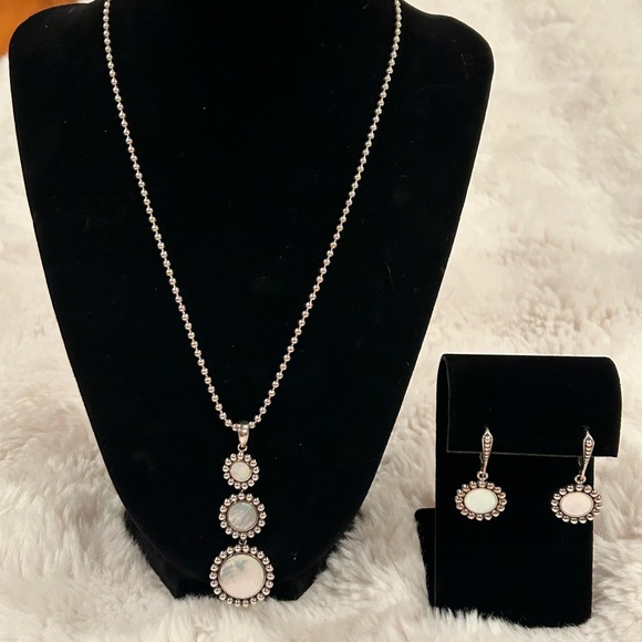 LAGOS Jewelry - LAGOS Silver and Mother-of-Pearl Necklace and Matching Earrings